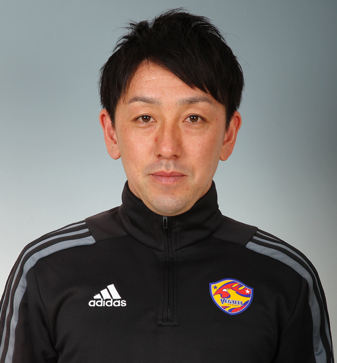 スタッフ顔写真を紹介