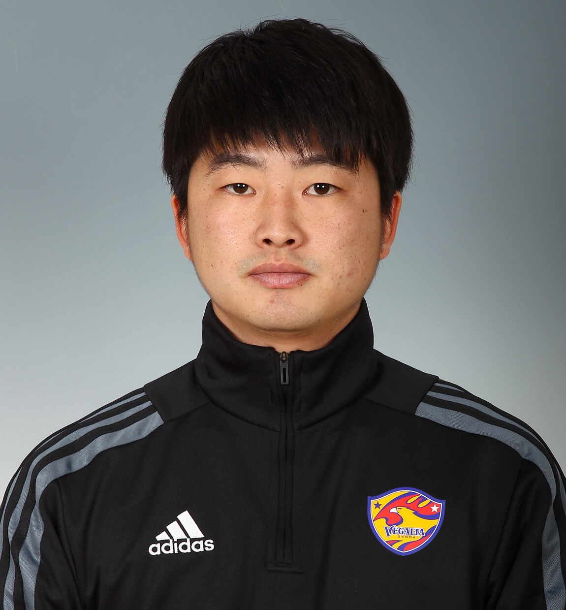 スタッフ顔写真を紹介