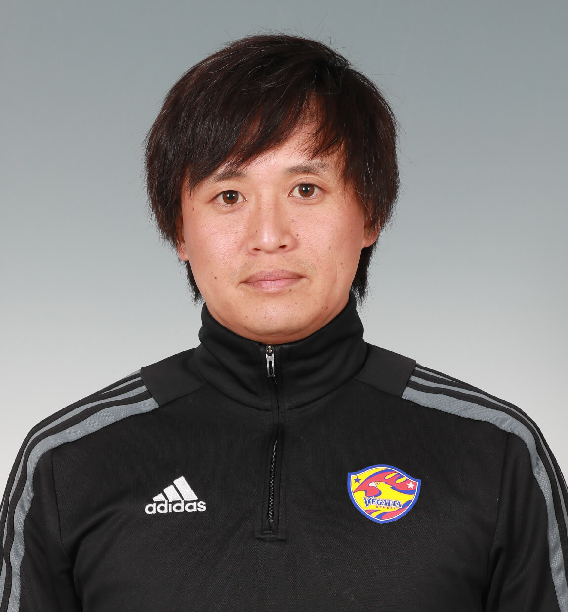 スタッフ顔写真を紹介