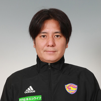 コーチ 吉田　賢太郎の写真を紹介