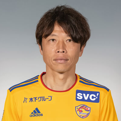 MF 梁 勇基の写真を紹介