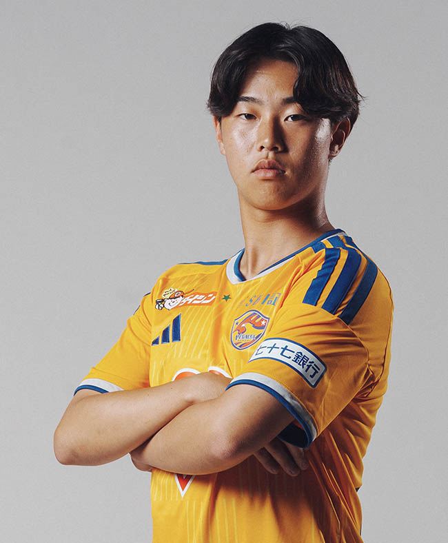 アカデミー出身 横山 颯大選手の写真を紹介しています