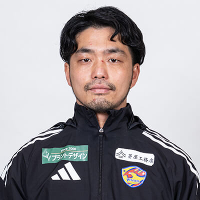 トレーナー 生駒 泰右の写真を紹介